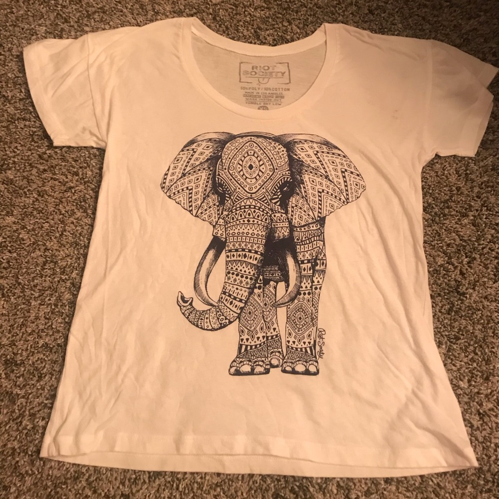 White tee with navy blue short sleeve tee